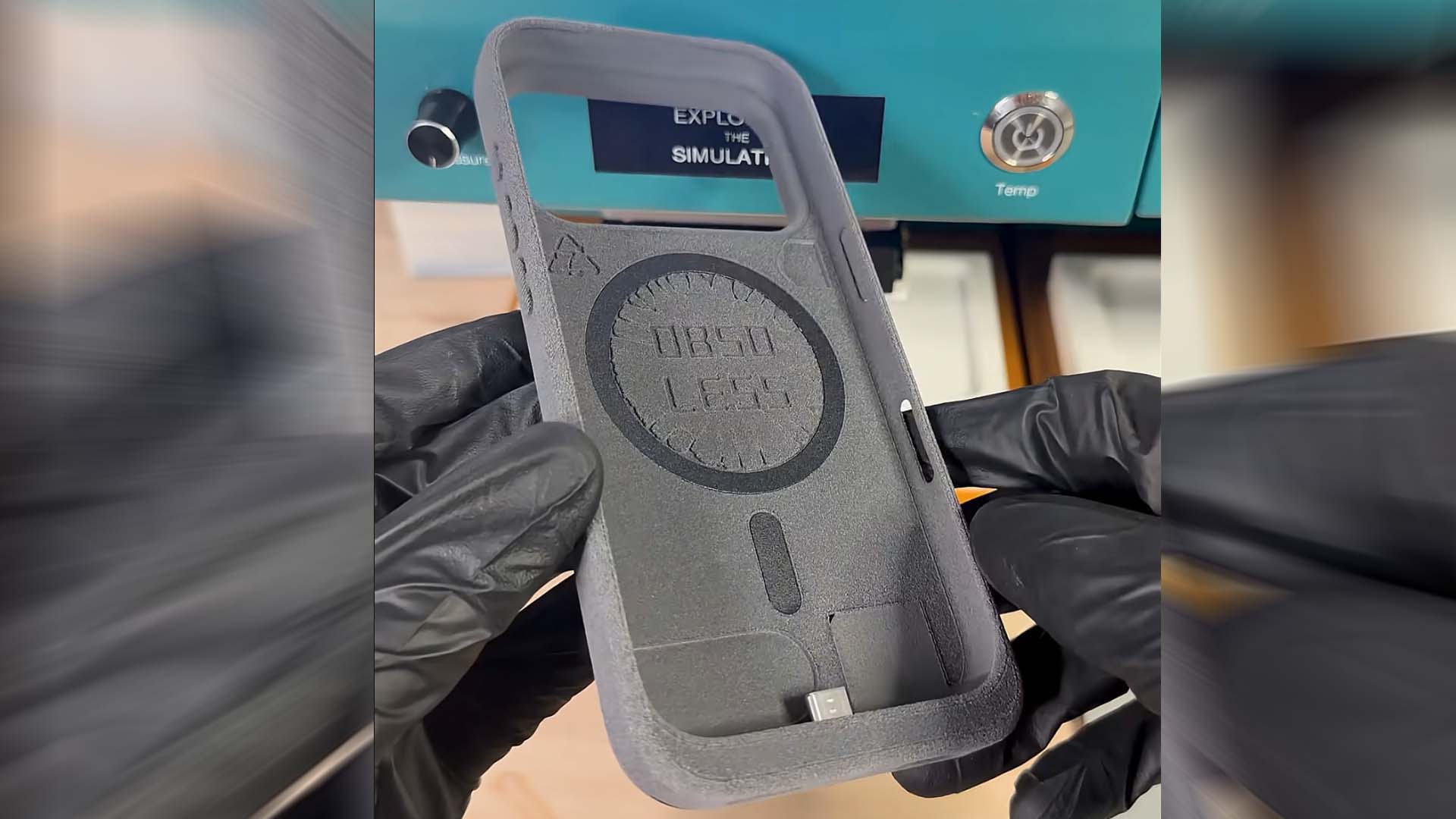 iPhone 17 Pro’nun “Lightning” ile şarj edilmesine imkan tanıyan bir kılıf üretildi