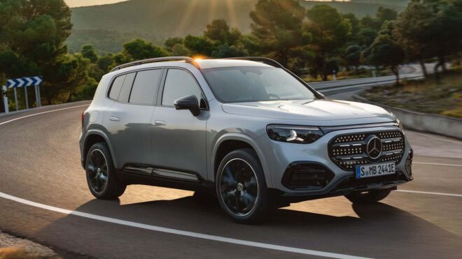 Yeni Mercedes-Benz GLB, Türkiye'ye özel motorla satışa sunuldu