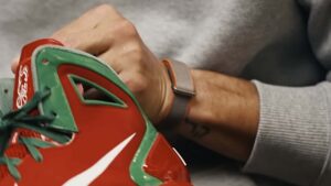 Google’ın ekransız akıllı bilekliği için yeni görseller paylaşıldı