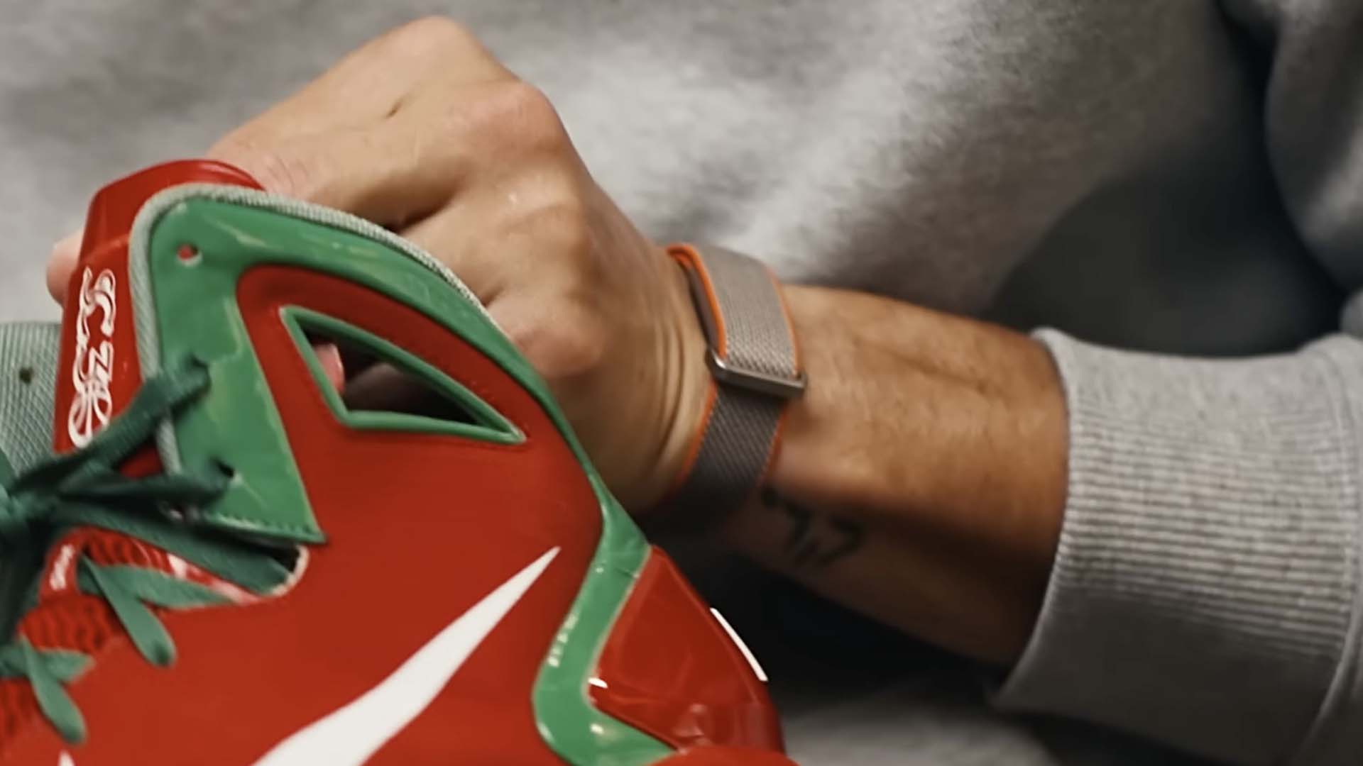 Google’ın ekransız akıllı bilekliği için yeni görseller paylaşıldı