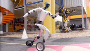 Unitree Robotics, insansı robotunu tekerlekle güncelledi [Video]