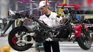 Honda Türkiye'nin İzmir’deki motosiklet fabrikasının üretim hatlarını gösteren bir video paylaşıldı