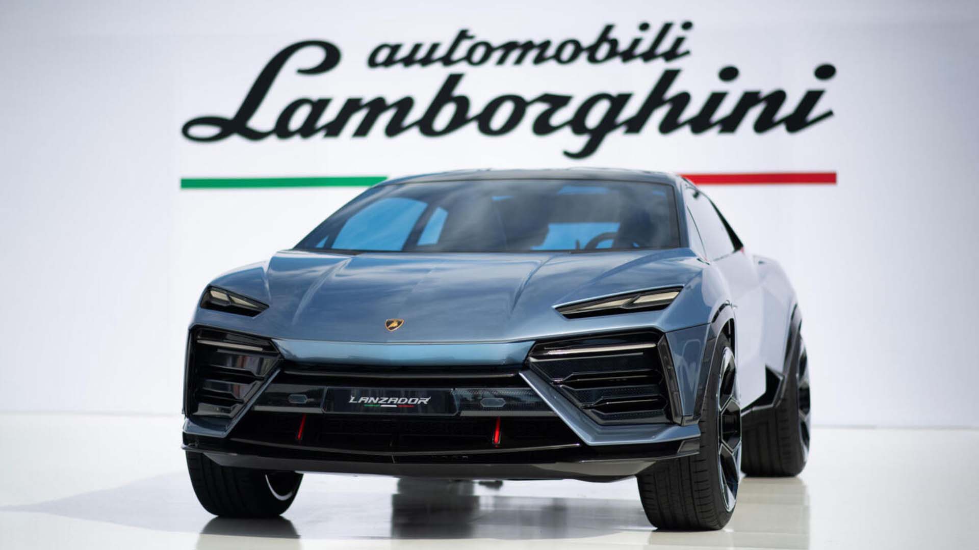 Lamborghini, tamamen elektrikli otomobil projesini rafa kaldırmaktan pişman değil