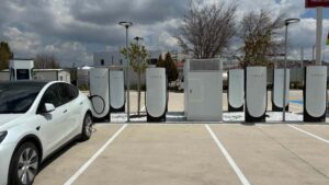 Tesla, Kırşehir'de yeni "Supercharger" istasyonu açtı