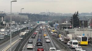Araçlarda bulunması gereken güvenlik ekipmanlarına yenileri eklendi