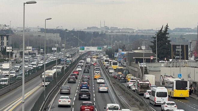 Araçlarda bulunması gereken güvenlik ekipmanlarına yenileri eklendi