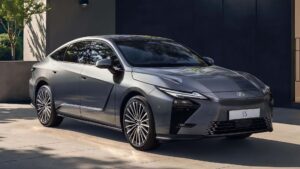 Yeni Lexus ES