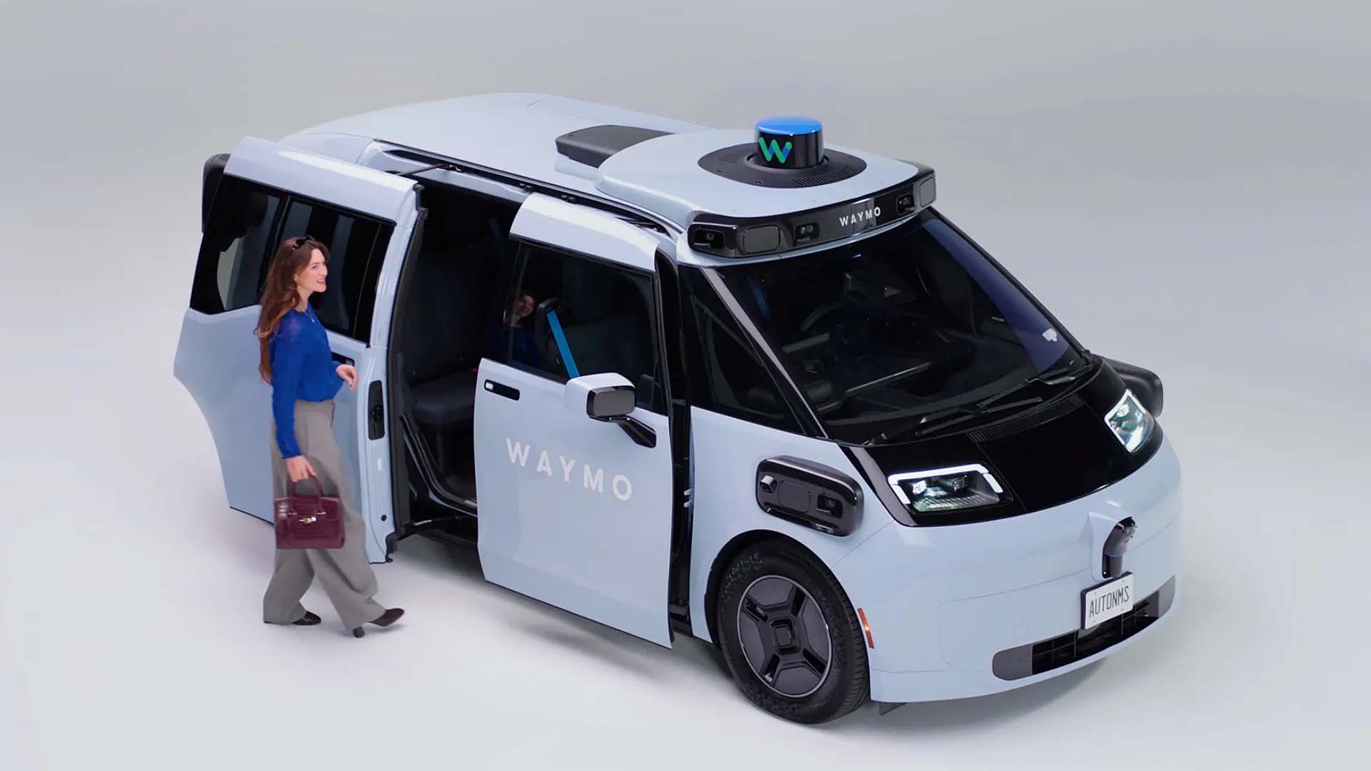 Waymo, 'Ojai' isimli yeni robotaksi modeli ile yolcu taşımaya başlıyor