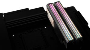 Cooler Master ve G.SKILL, aktif fana sahip bir DDR5 RAM serisi hazırladı