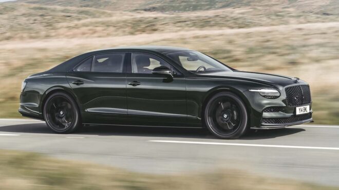 Bentley, yeni Flying Spur'ı görücüye çıkardı