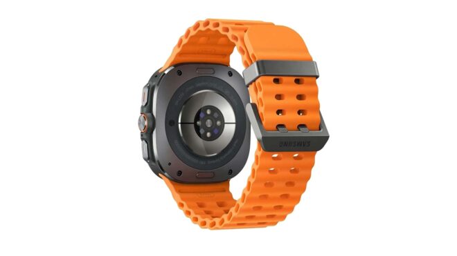 Samsung Galaxy Watch Ultra 2 oldukça büyük bir bat