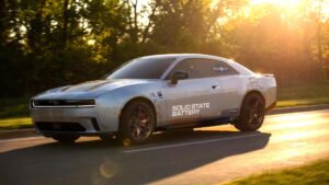 Stellantis ile Factorial, FEST katı hal batarya teknolojisini bir Dodge Charger Daytona ile test etmeye başladı