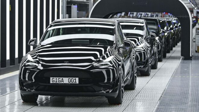 Tesla, Berlin fabrikasındaki Model Y üretimini artıracak