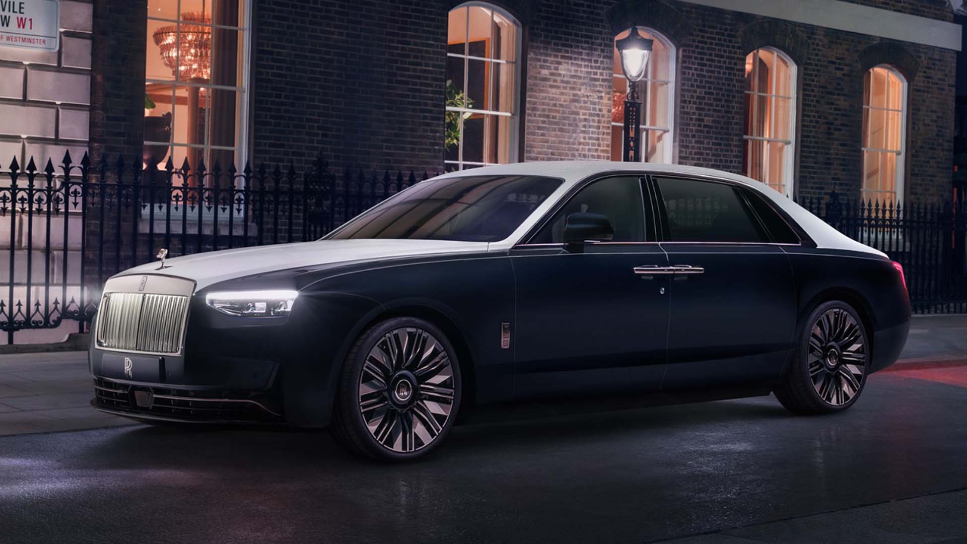 Rolls-Royce, özel üretim Ghost Savile Row’u tanıttı