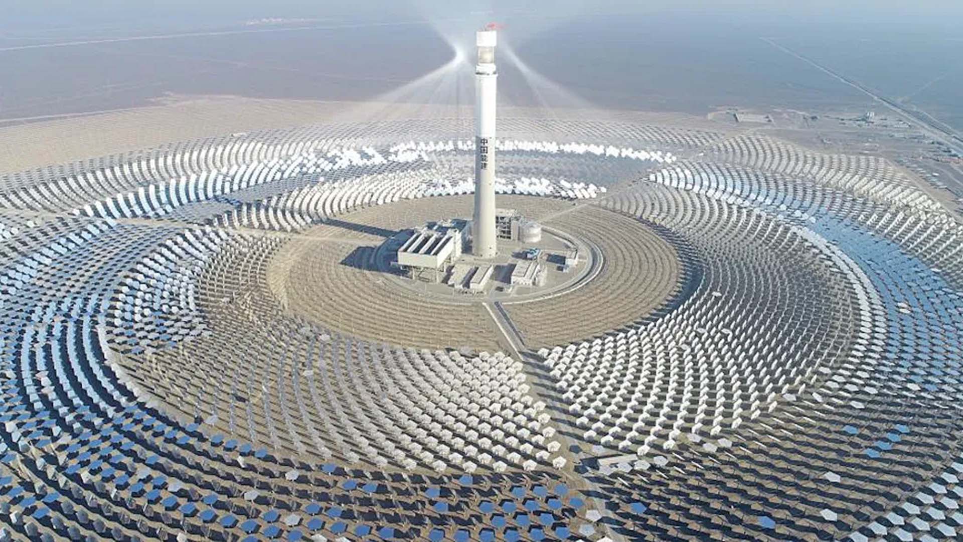 Çin'in lityum bataryasız güneş santrali, güneş battıktan sonra 8 saat enerji sağlıyor