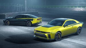 Yeni Dodge Charger Super Bee görücüye çıkarıldı