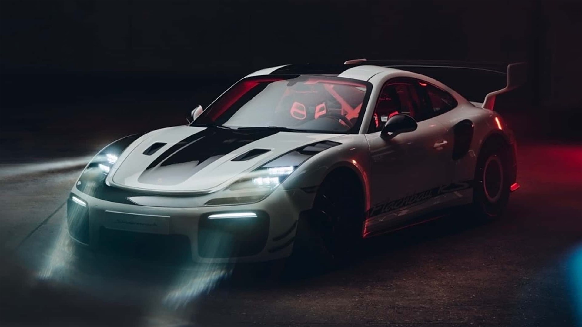 Porsche’den çok özel bir makine geldi: “Flachbau RS”