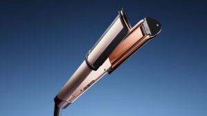 Dyson'dan sıvı soğutma özellikli yeni saç düzleştirici: "Corrale CoolShine"