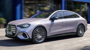Yeni Mercedes-Benz C-Class'ın "C 300" sürümü duyuruldu