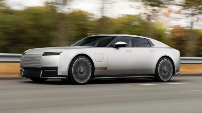 1.000 beygirlik elektrikli "Jaguar Type 01" görücüye çıkarıldı