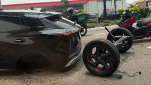Malezya'da bir Chery OMODA 5'in arka aksı komple yerinden çıktı