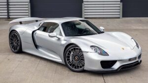 Porsche, yeni bir süper otomobil üzerinde çalışıyor