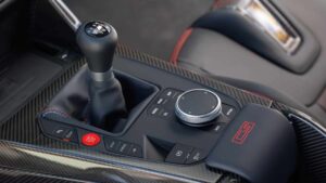 BMW M'in CEO'su: "Manuel vites sunmak gittikçe zorlaşıyor."