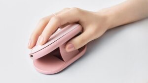 Logitech, kullanım açısı ayarlanabilen faresi Pebble Up'ı tanıttı